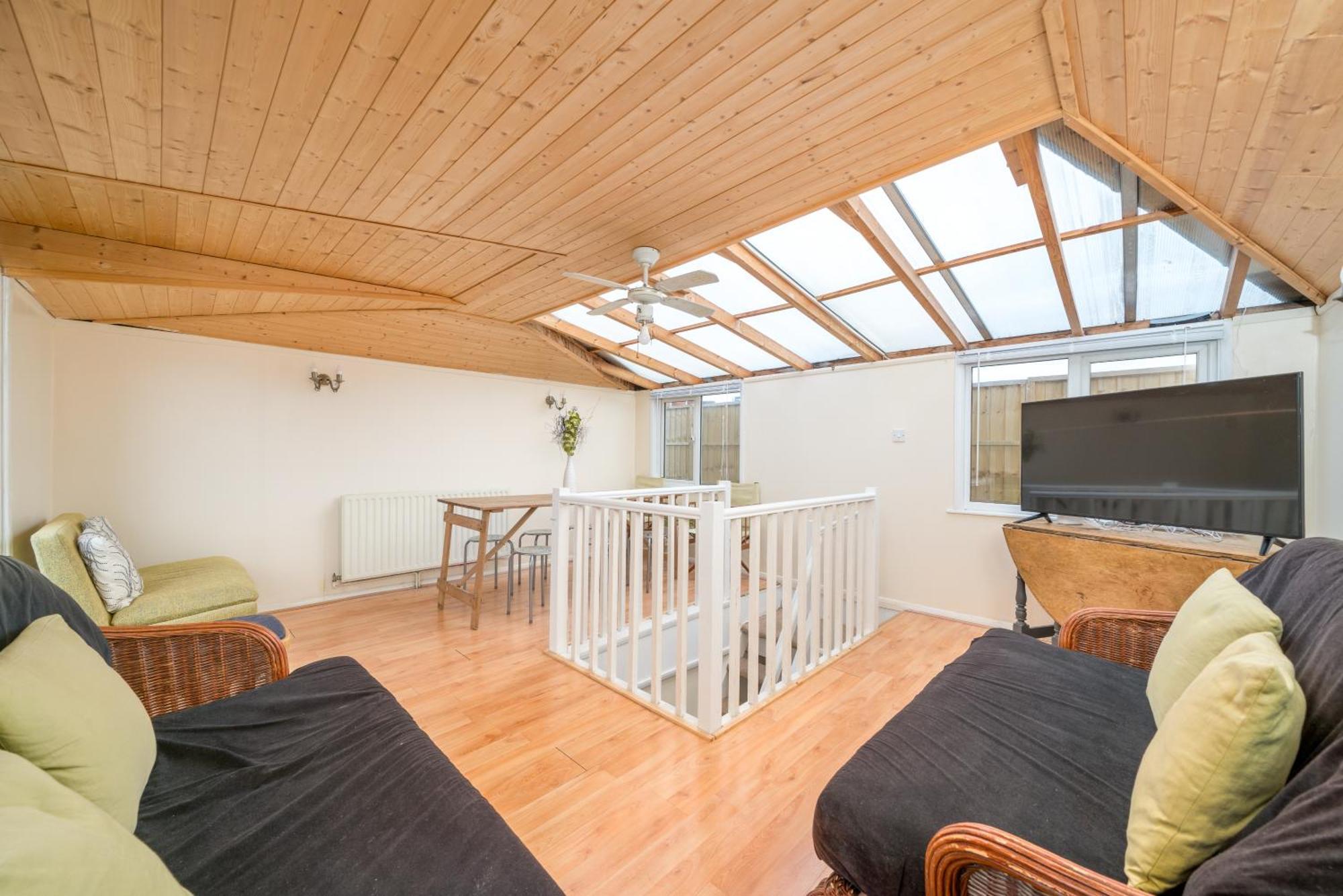 Cozy Maisonette Near Abbey Road Лондон Экстерьер фото