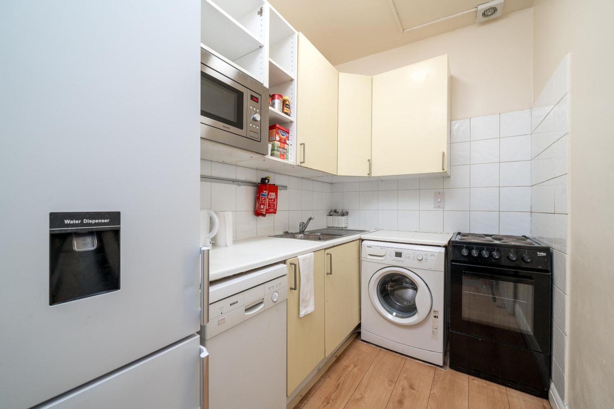 Cozy Maisonette Near Abbey Road Лондон Экстерьер фото